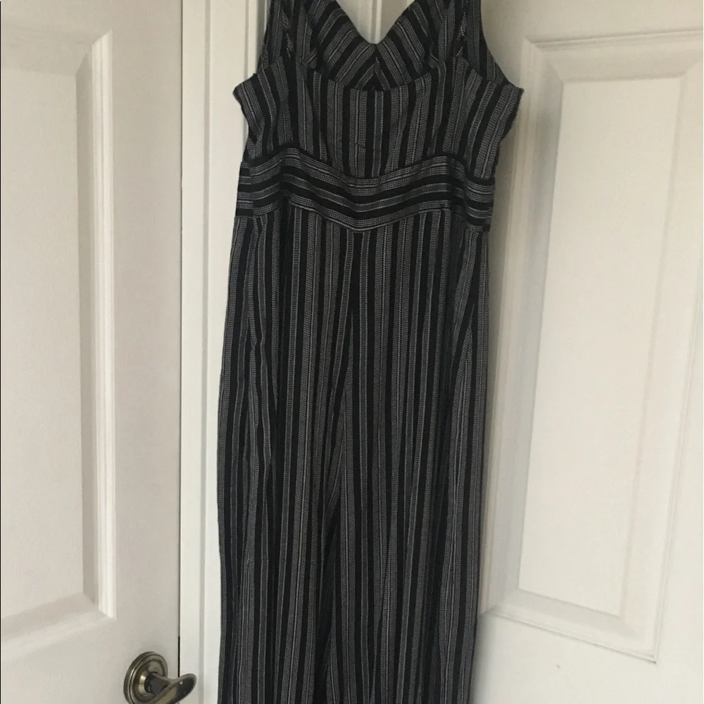 Urban outfitters jumpsuit - Picture 3 of 3